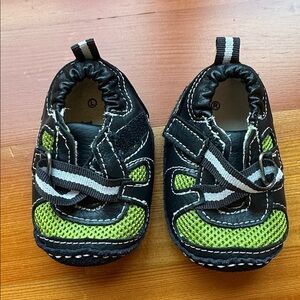Riley Roos Infant Boys Shoes Taylor NWOT